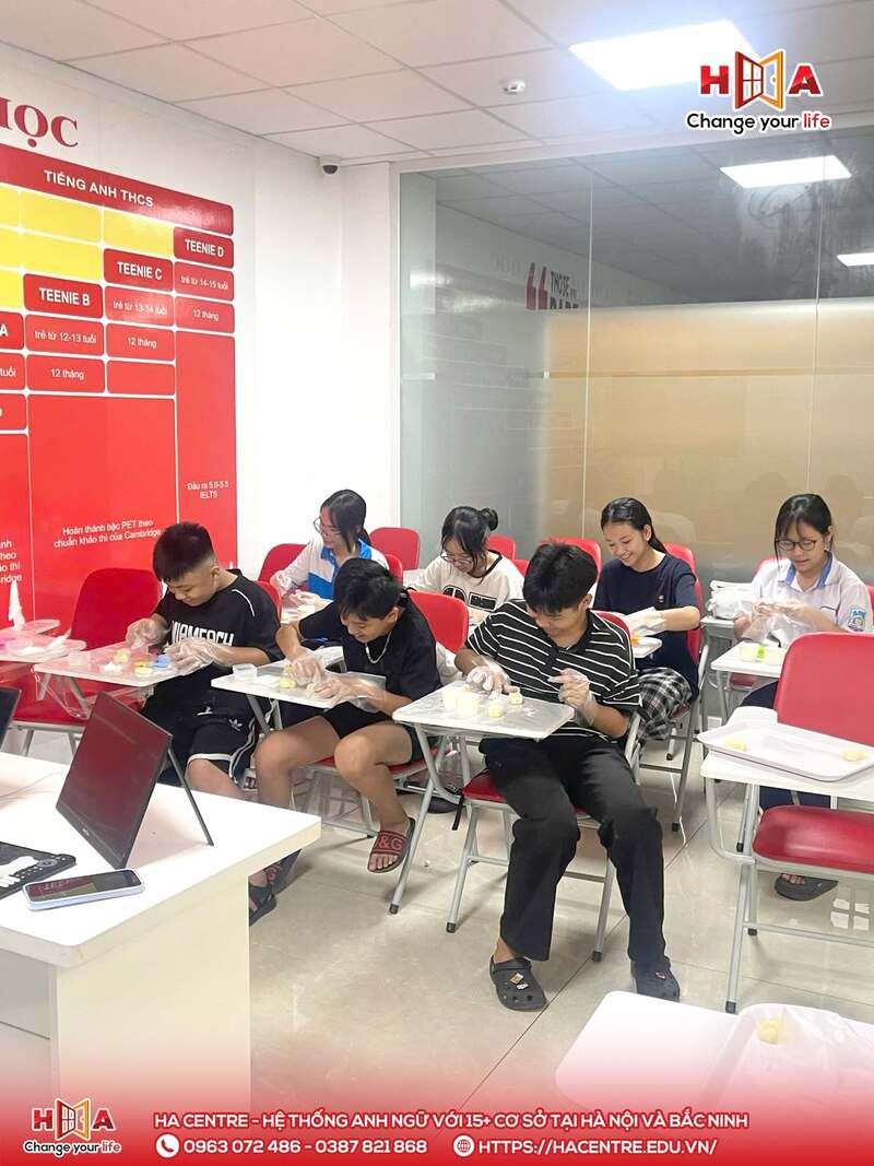 Biến lớp học thành "XƯỞNG BÁNH" - Cùng HA Junior Thuận Thành đón trung thu