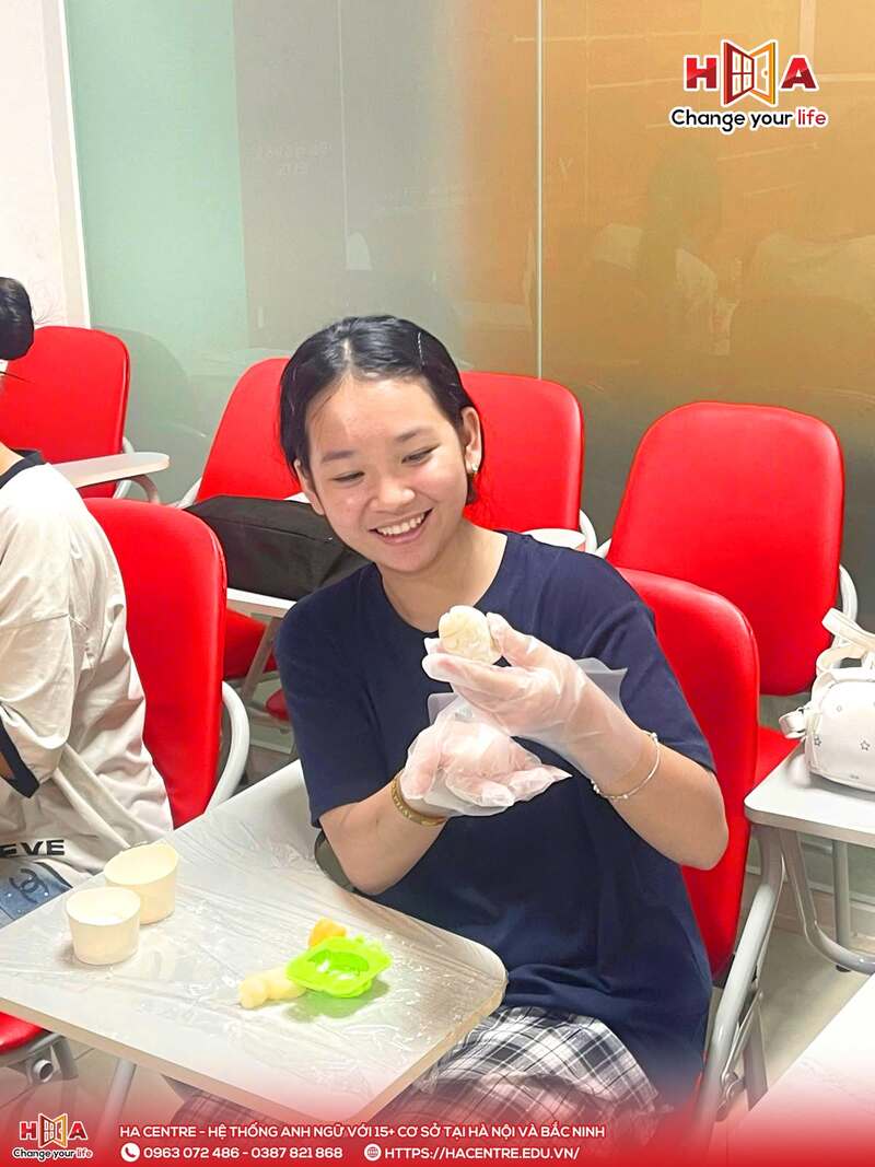 Biến lớp học thành "XƯỞNG BÁNH" - Cùng HA Junior Thuận Thành đón trung thu